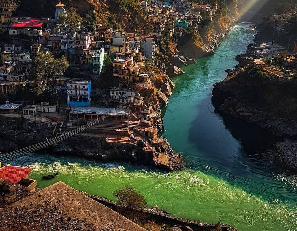 Devprayag Sangam in Uttarakhand, a scenic stop on a Himalayan journey