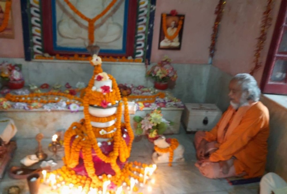Morning meditation at Sri Yukteswar Samdhi Temple, Karar Ashram, Puri